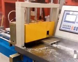 氣動全自動切鋁機
